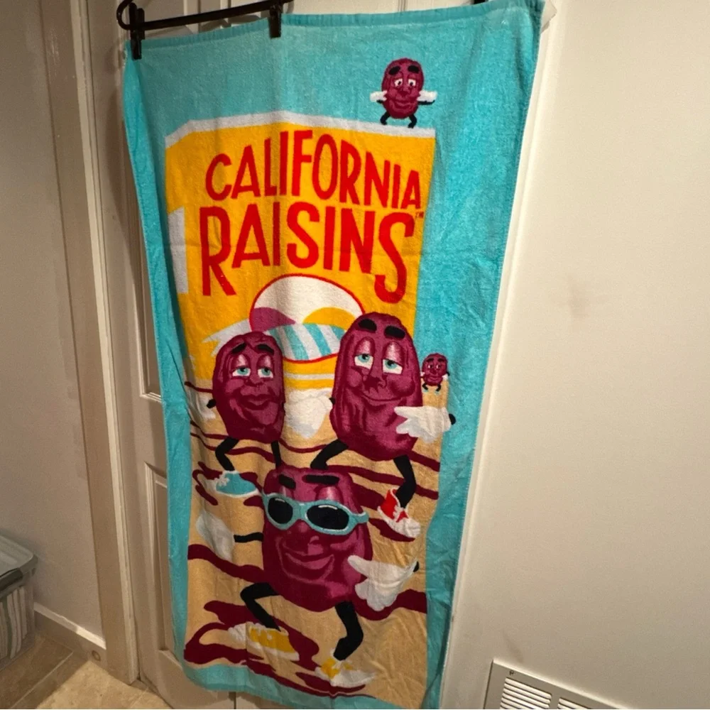 VINTAGE 1987 California Raisins Beach Towel VTG 58